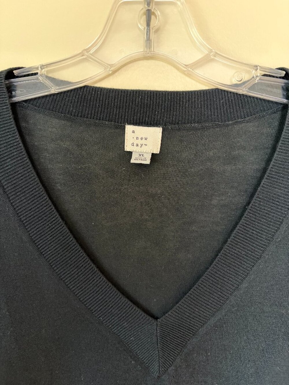 a new day Fine Gauge V-Neck Black sweater, Size XL - Picture 4 of 7